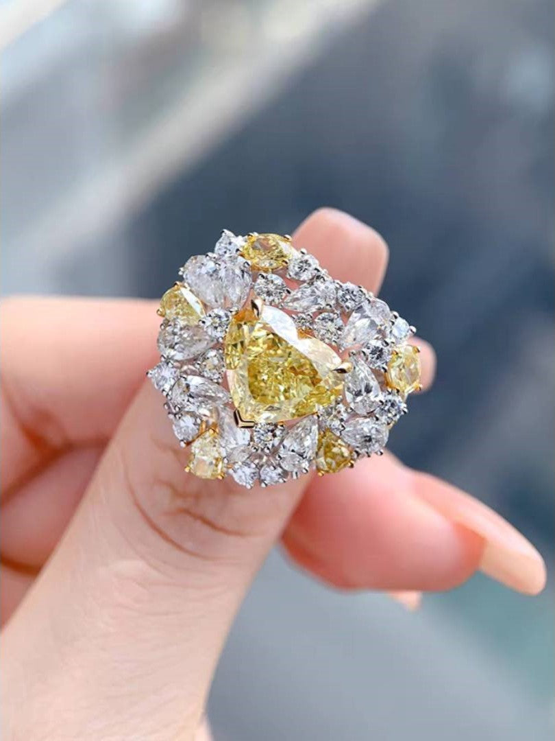 18K Gold Heart-Cut Yellow Diamond Ring with Diamond Halo