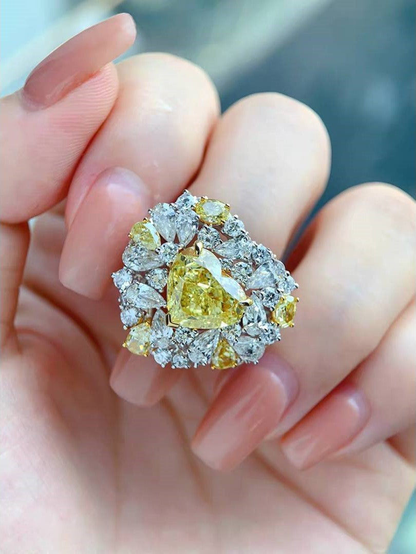 18K Gold Heart-Cut Yellow Diamond Ring with Diamond Halo